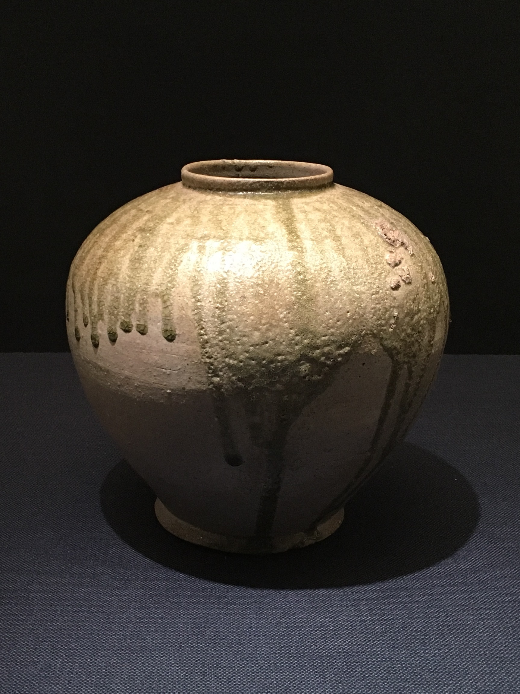 Ash-glazed short-necked jar