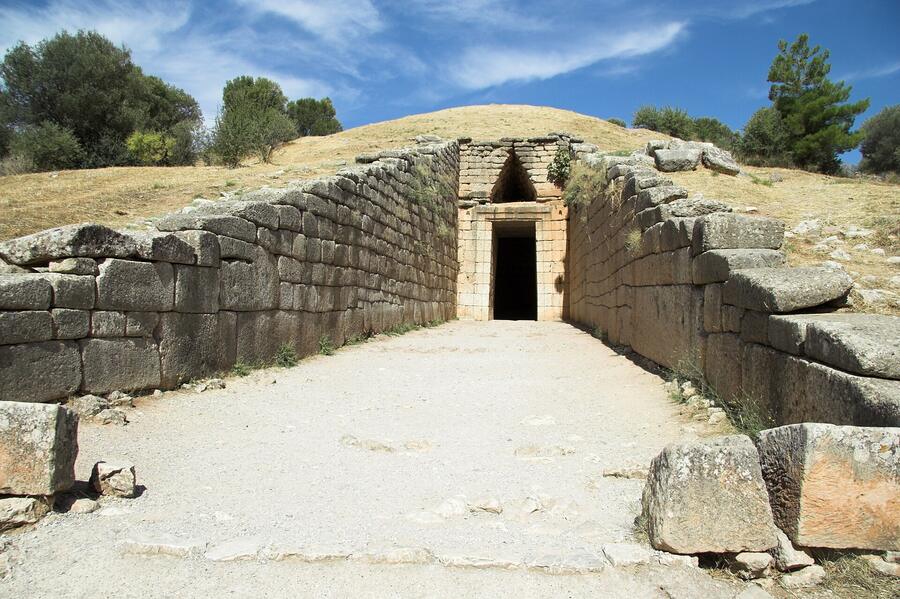 Dromos leading to the Treasury of Atreus