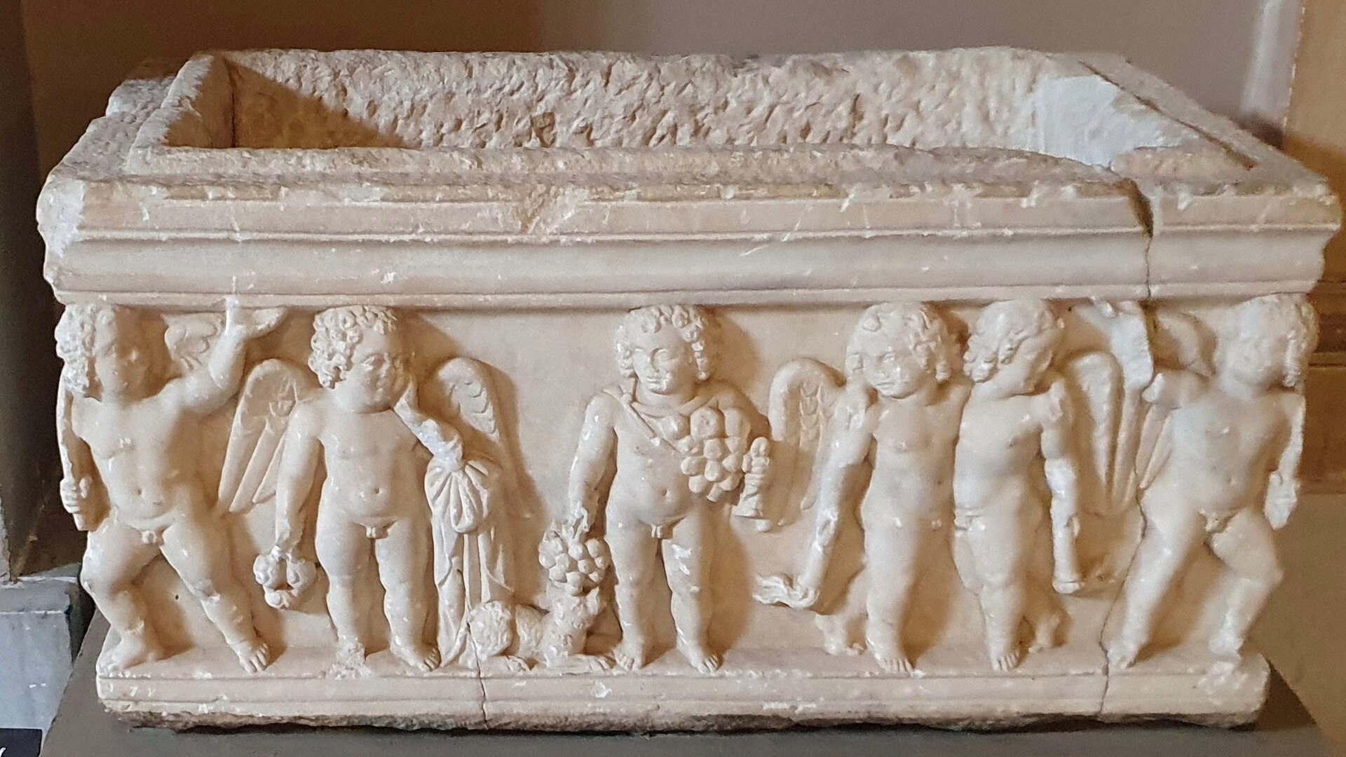 Marble Roman child's sarcophagus from Sinope
