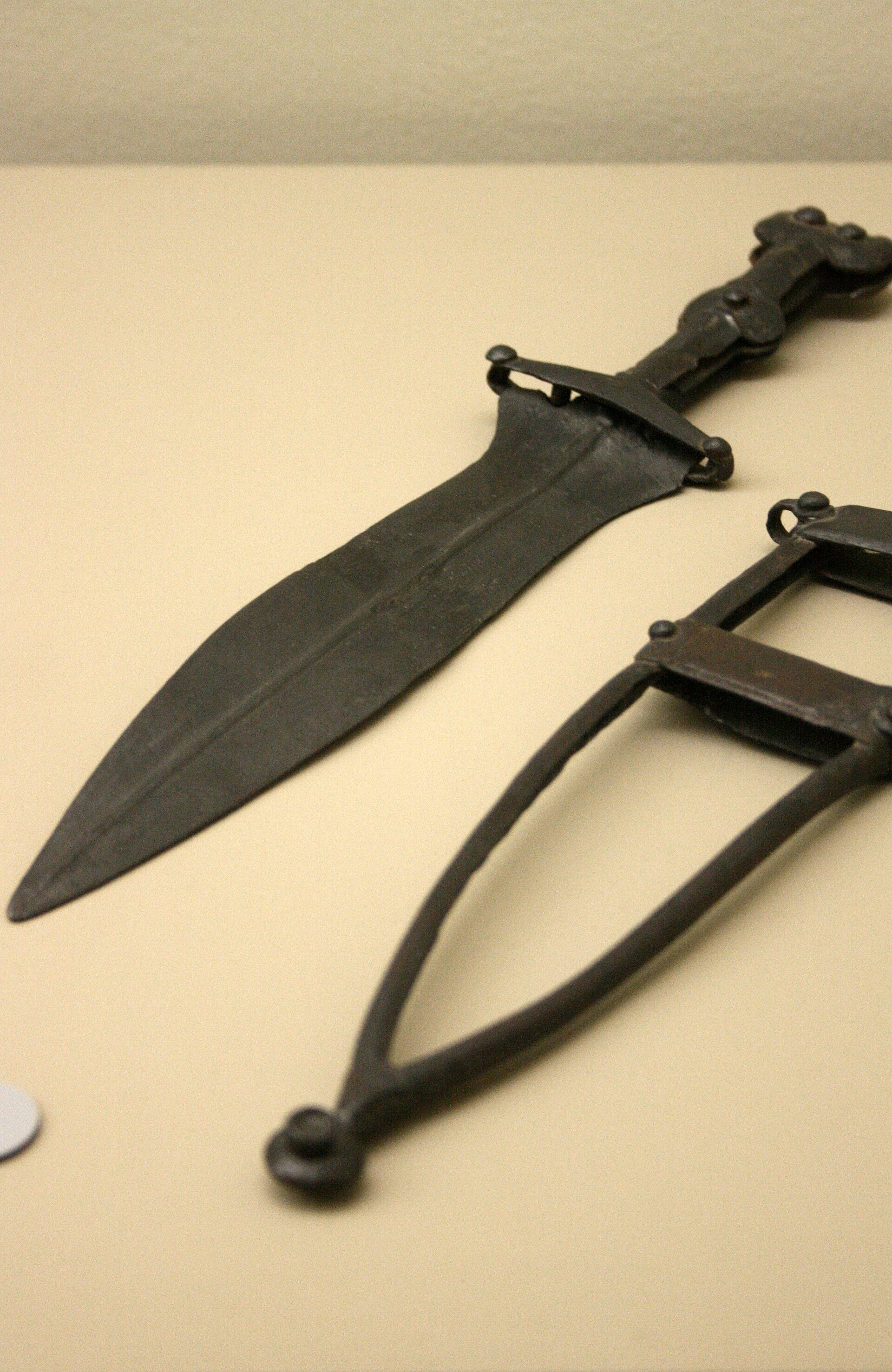Roman pugio dagger with decorated scabbard