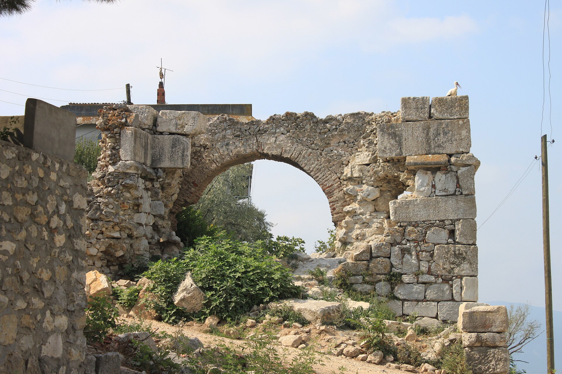 Stone gate of Byzantine castle at Gölyazı