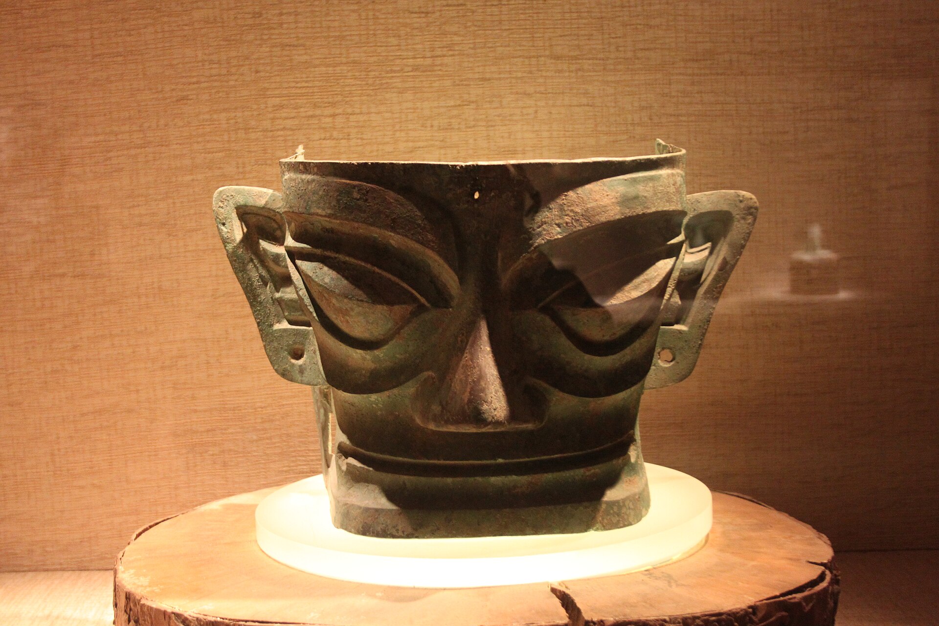 Bronze mask from Sanxingdui